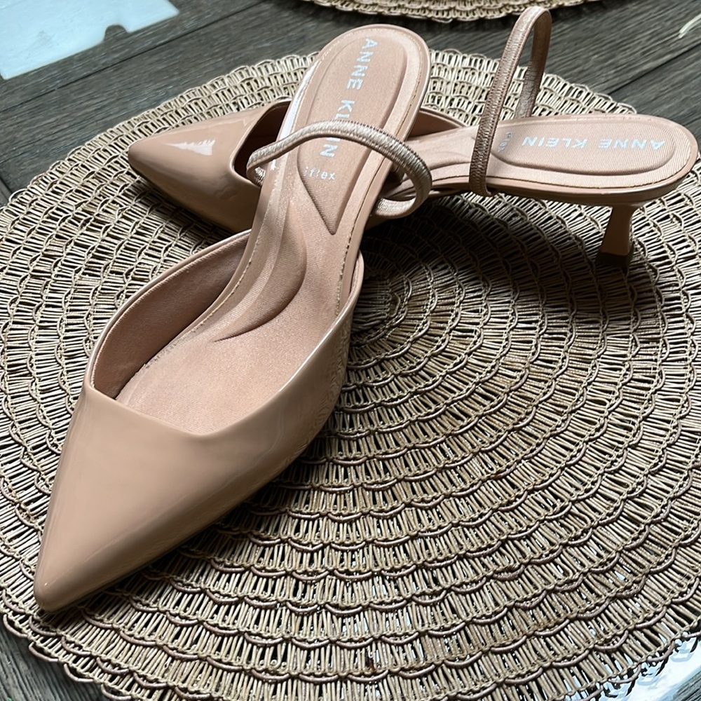 Anne Klein Lella Slingback EUC Size 8
